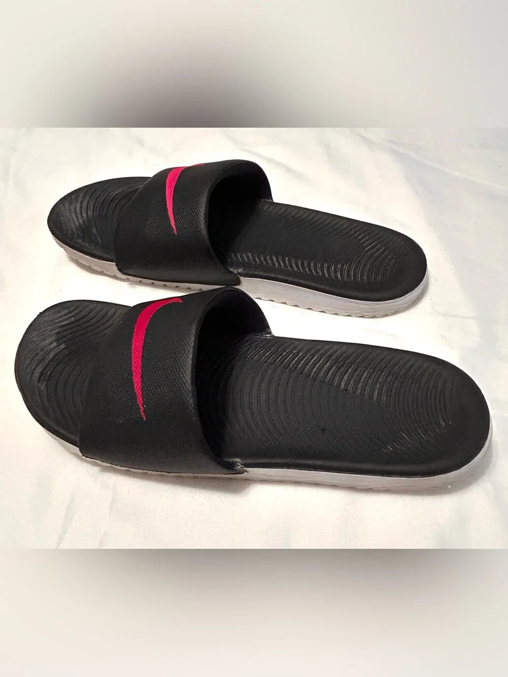 Nike Women's Black Slide Sandals with Hot Pink Swoosh Size 11 Excellent Cond.